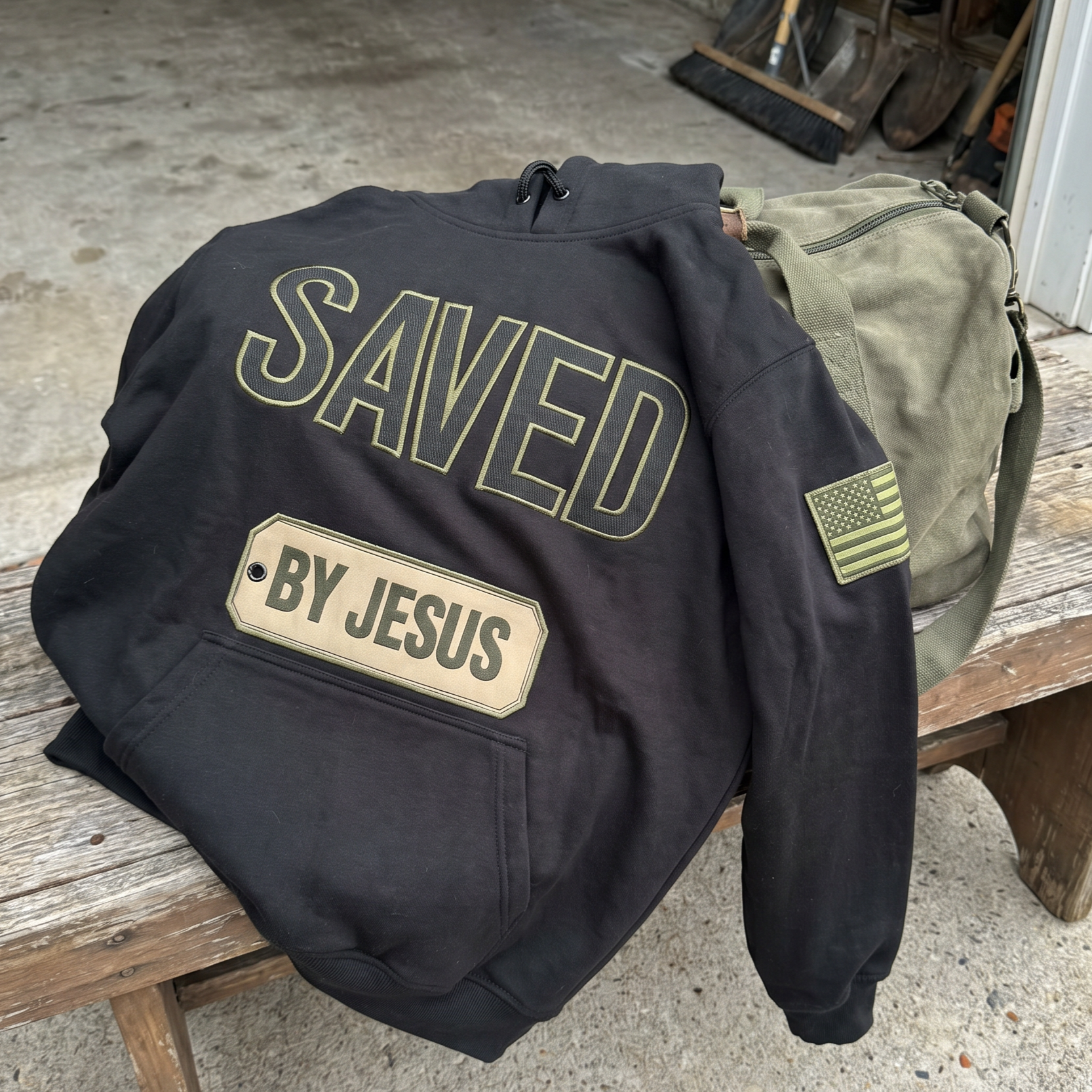 Chain breaker Hoodie – Black / Olive