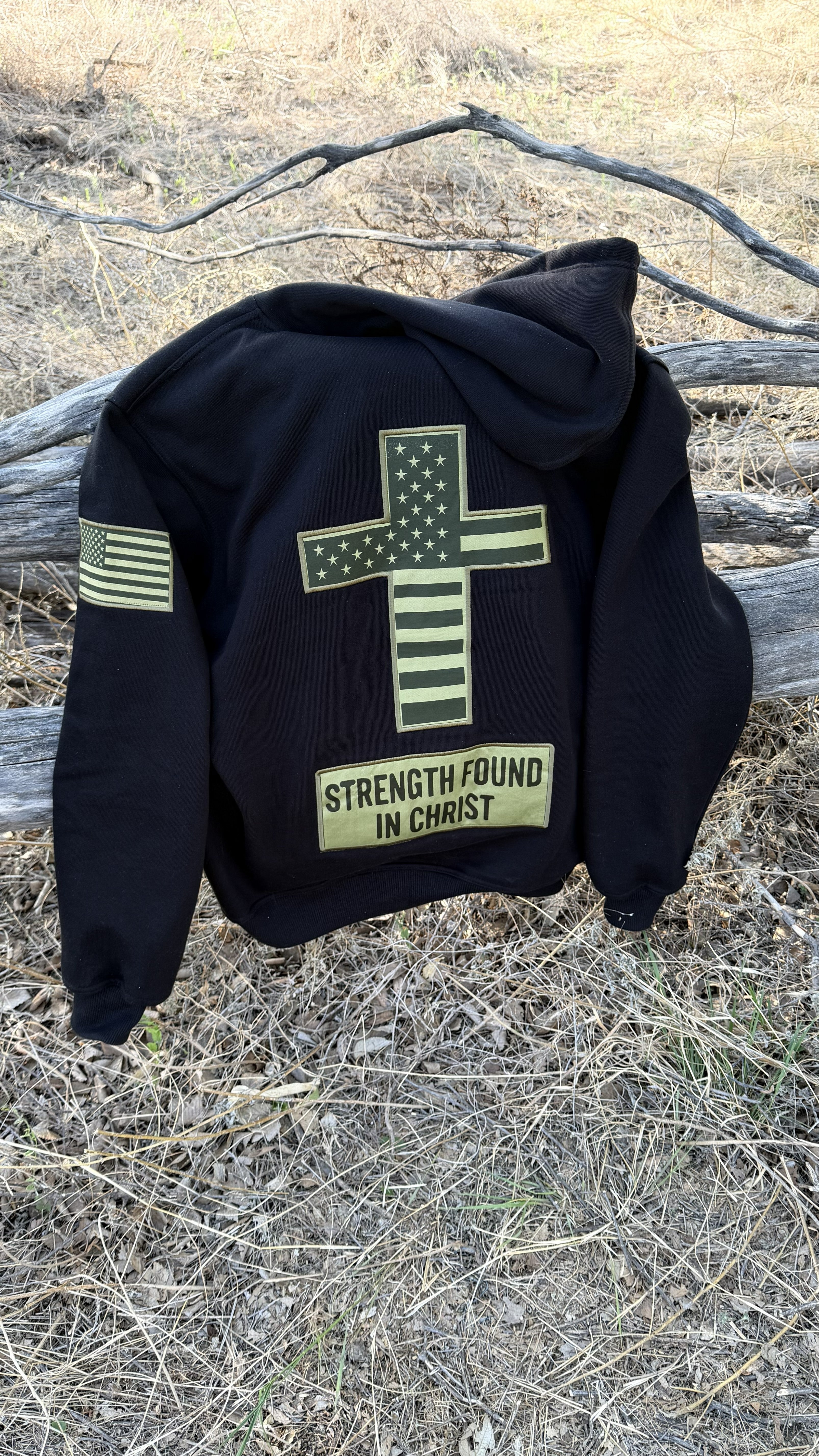 Chain breaker Hoodie – Black / Olive